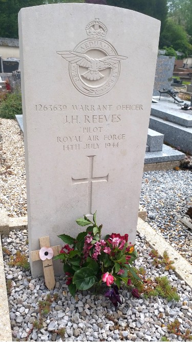Commonwealth War Grave Bailleul-la-Vallée #3