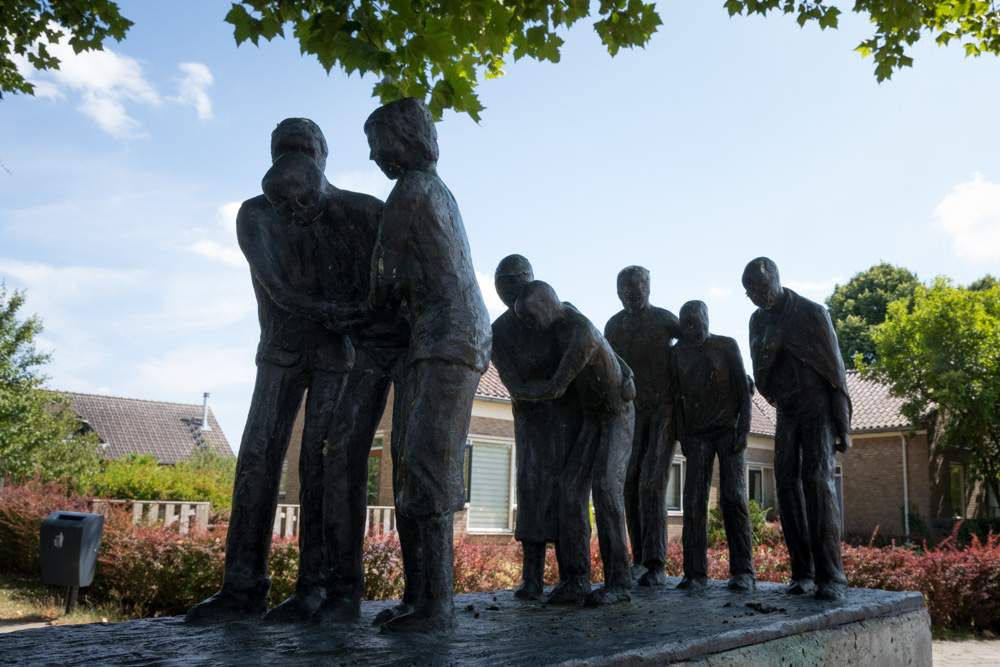 Monument Hulp aan Gevangenen #2
