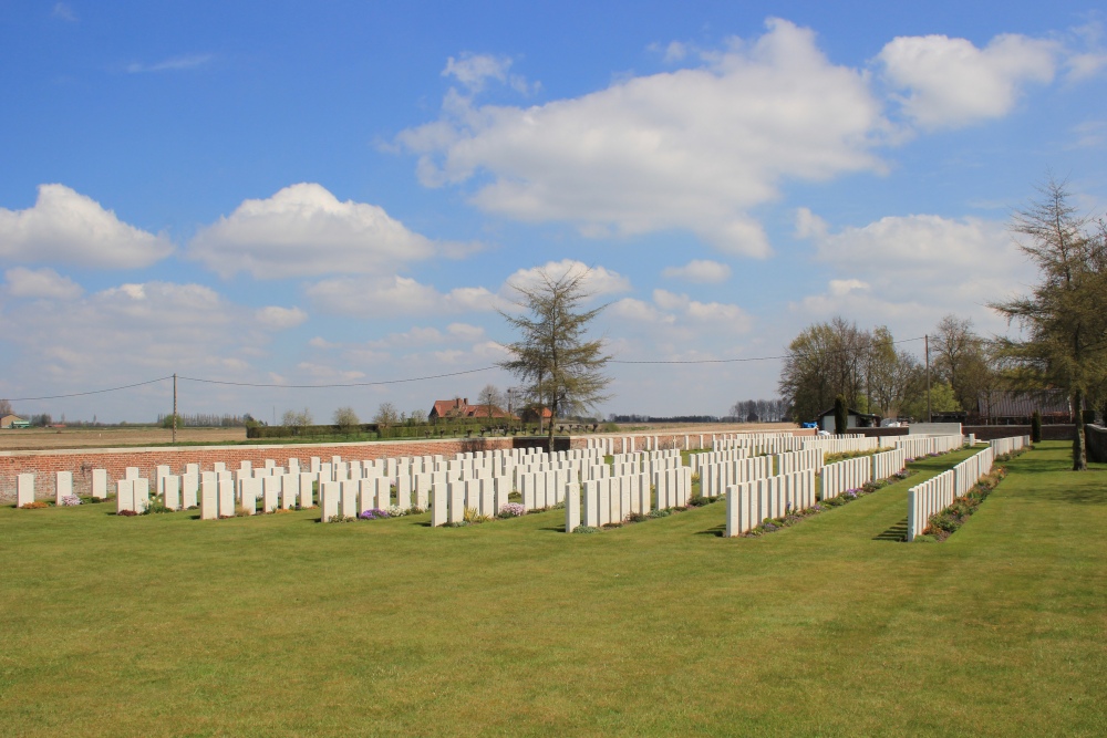 Commonwealth War Cemetery Potijze Chateau Grounds #2