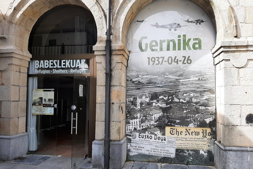 Museum / Voormalig Schuilkelder Guernica