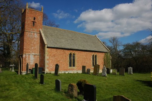 Oorlogsgraf van het Gemenebest St. Peter Churchyard