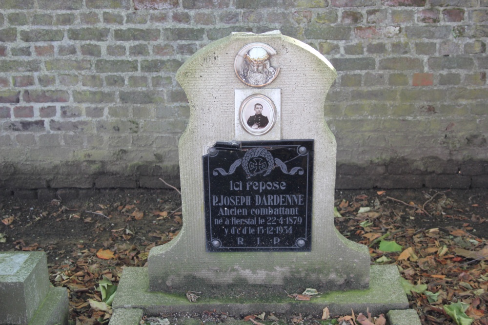 Belgian Graves Veterans Herstal Cemetery Rhees #4