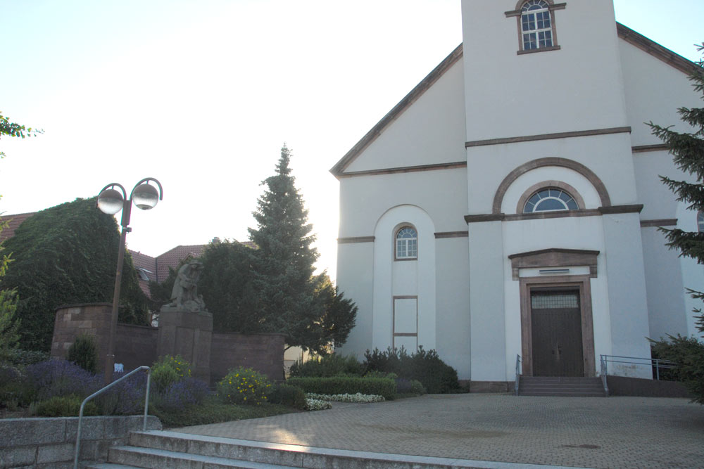 War Memorial Urloffen #5