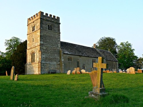 Oorlogsgraf van het Gemenebest St. Giles Churchyard #1