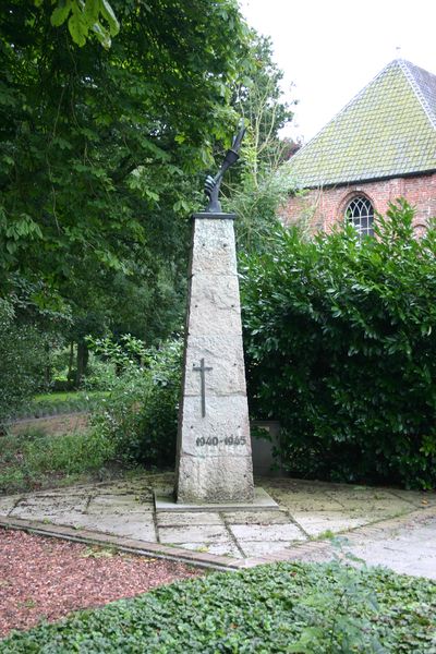 Oorlogsmonument Slochteren #2