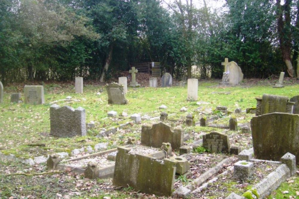 Oorlogsgraven van het Gemenebest St. Nicholas Churchyard Extension