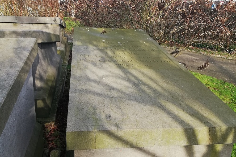 Dutch War Graves Tholen #4