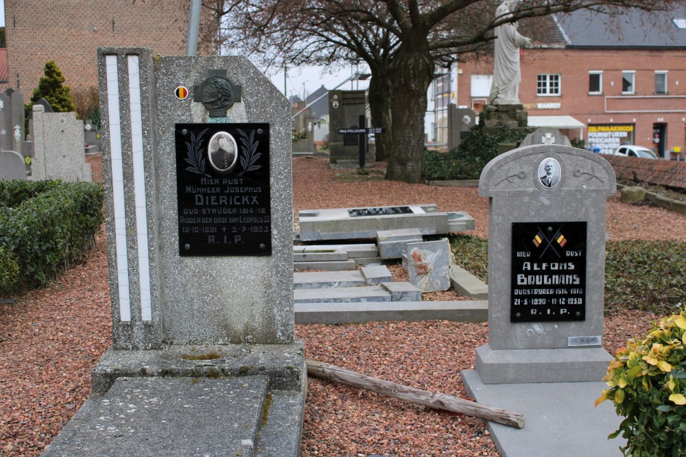 Belgian Graves Veterans Waanrode Churchyard #2