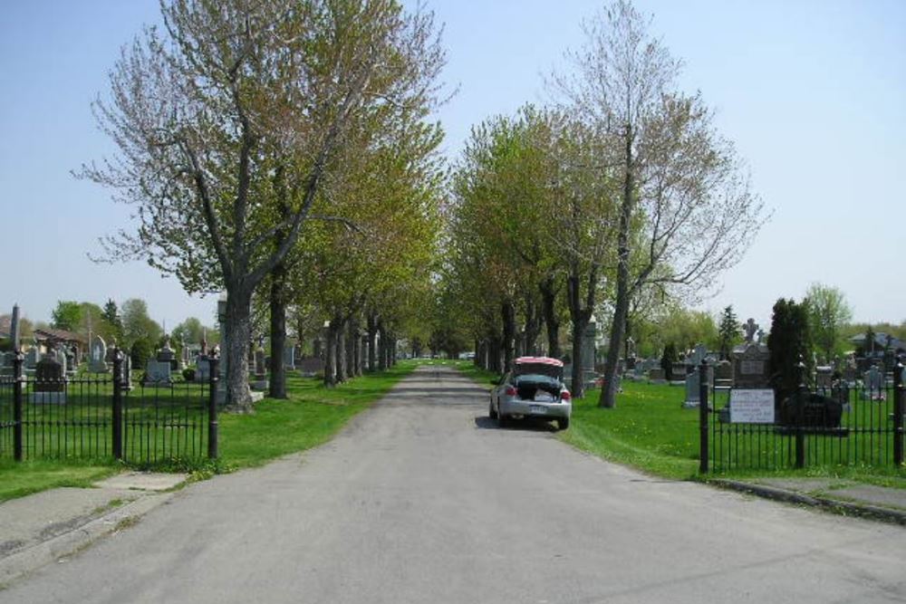 Commonwealth War Graves St. Clement De Beauharnois Cemetery #1
