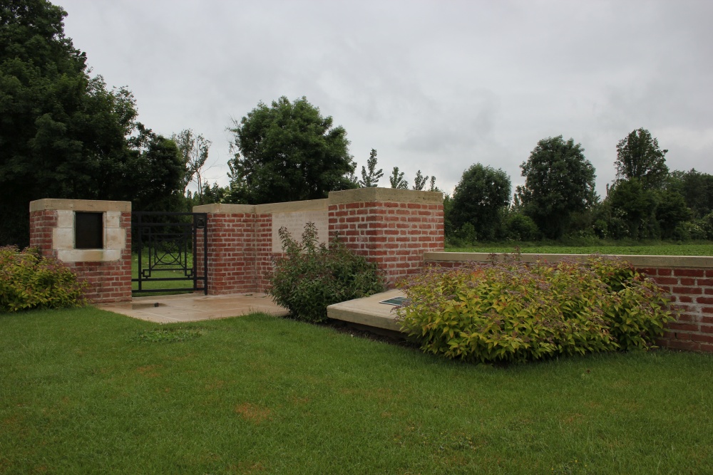 Commonwealth War Cemetery Grand Ravine #5