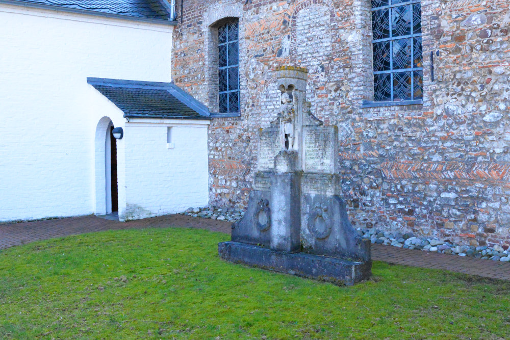 Oorlogsmonument Kerk Orsbeck #1