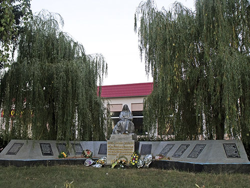 Mass Grave Soviet Soldiers Sutysky #1