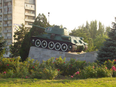 Liberation Memorial (T-34/85 Tank) Armyansk #1