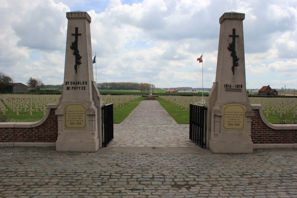 Franse Oorlogsbegraafplaats Saint-Charles de Potyze