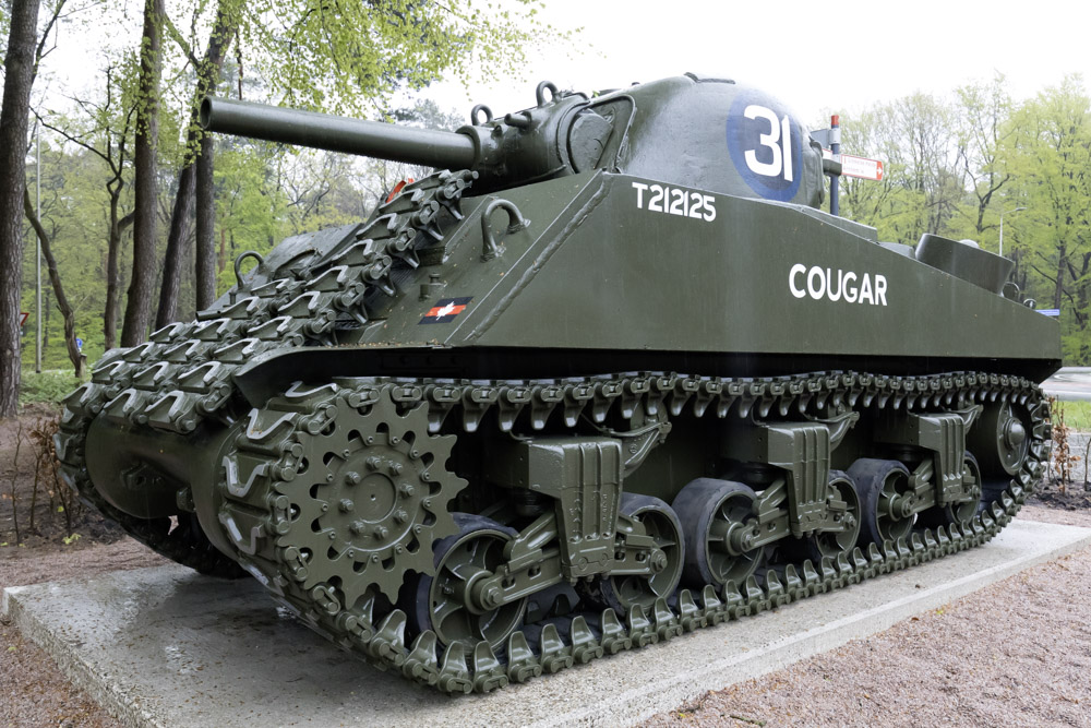 M4 105mm Sherman Tank Ede #1