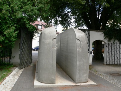 Monument van de Grijze Bussen #3