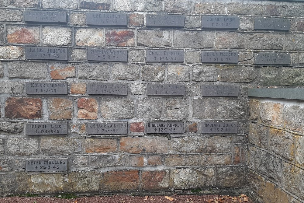 Oorlogsmonument Hünningen #3
