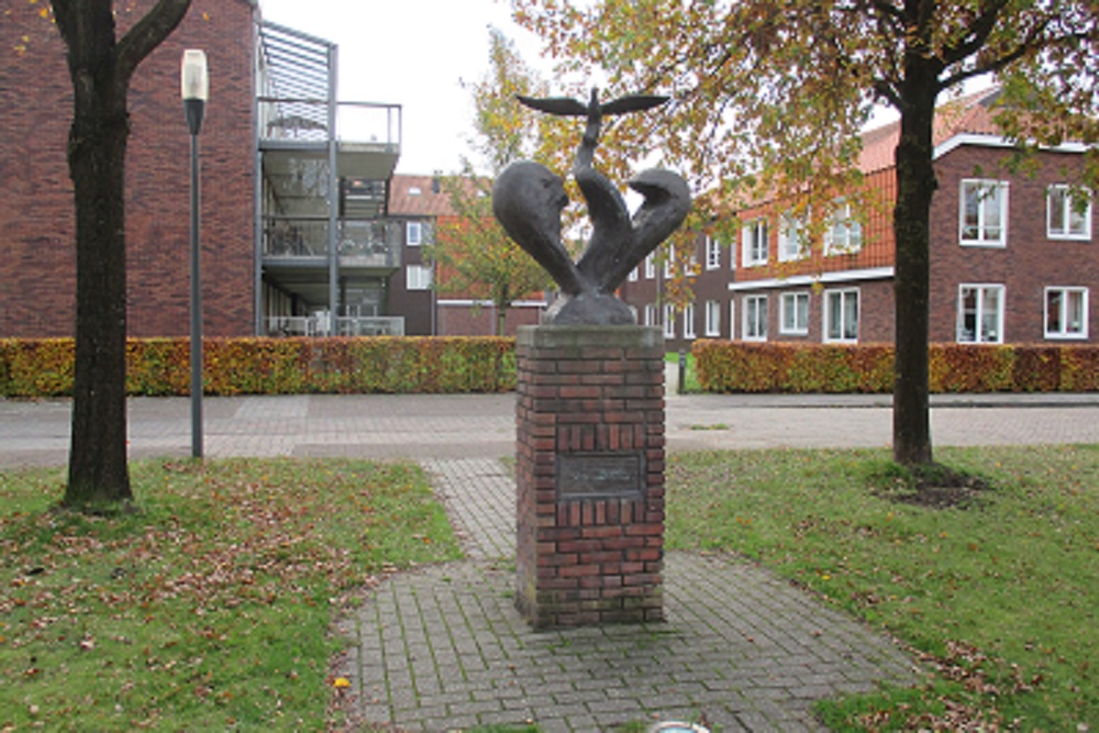 Oorlogsmonument Nieuw-Weerdinge #3