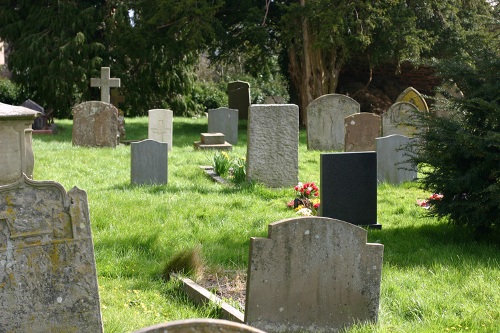 Commonwealth War Grave St. Mary Churchyard