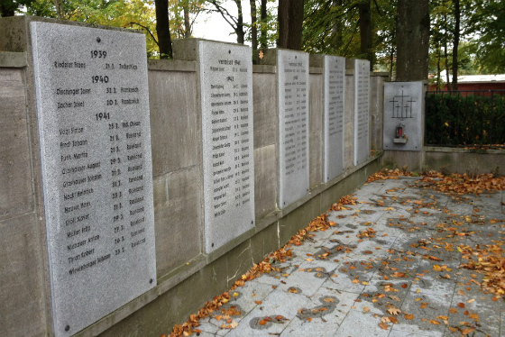 Oorlogsmonument Osterhofen #2