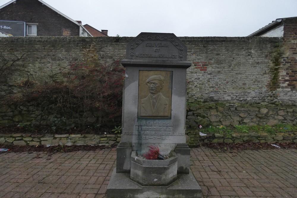 War Memorial Lodelinsart #2