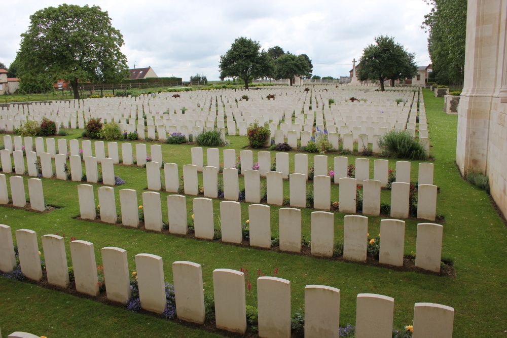 Commonwealth War Cemetery Vis-en-Artois #4