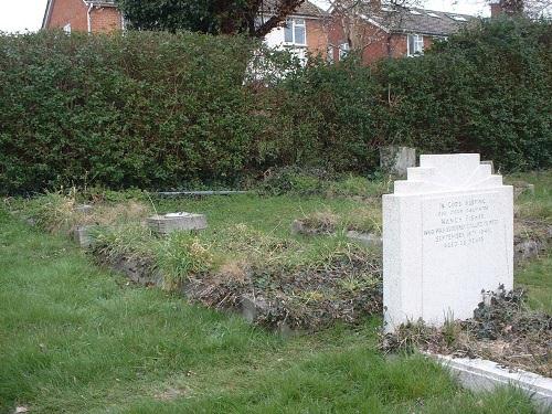 Commonwealth War Grave Spencer's Wood Burial Ground