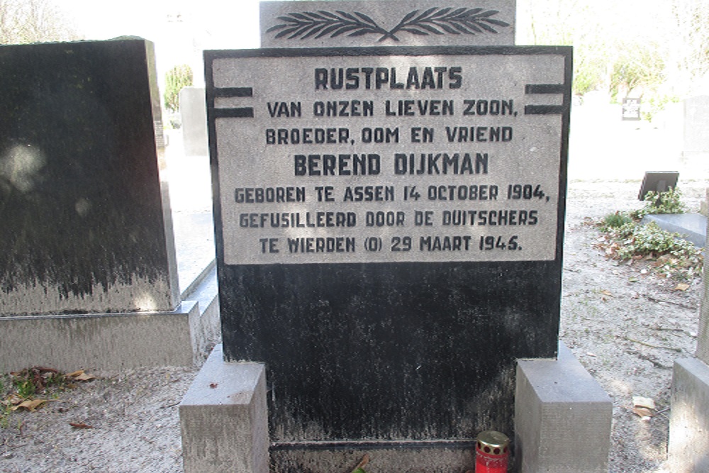 Nederlandse Oorlogsgraven Protestants Kerkhof Dorpskerk Huizum Leeuwarden