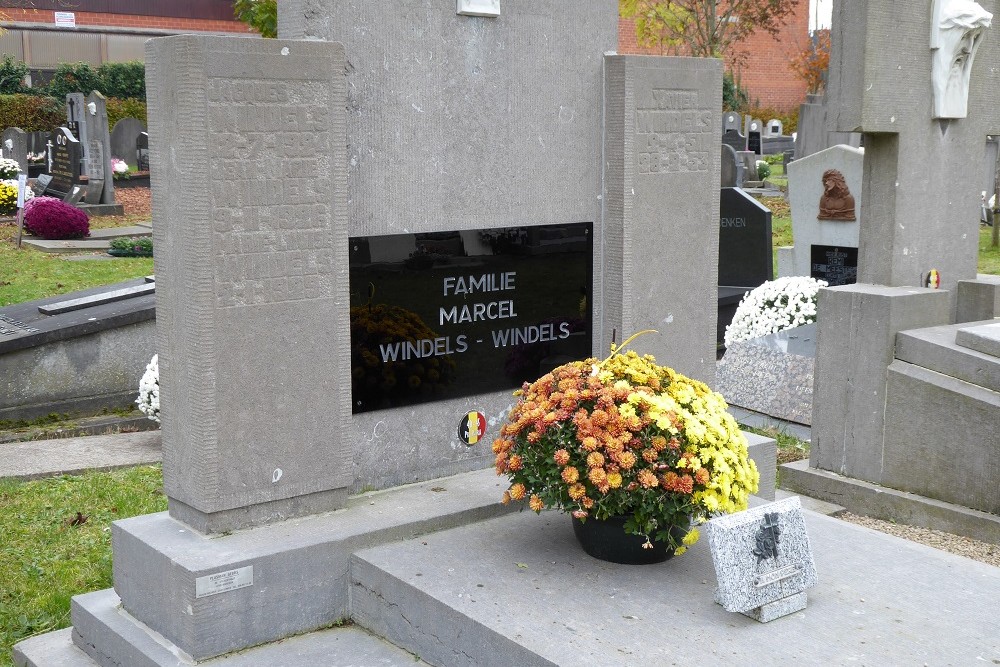 Belgian War Graves Waregem 