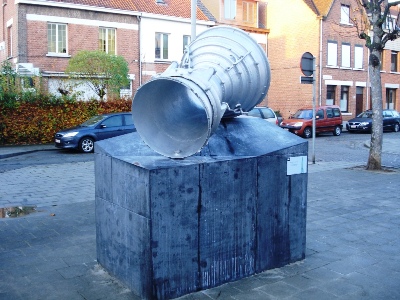 Monument V2-Bom Berchem #2