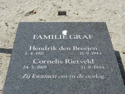 Dutch War Graves Hardinxveld-Giessendam #3