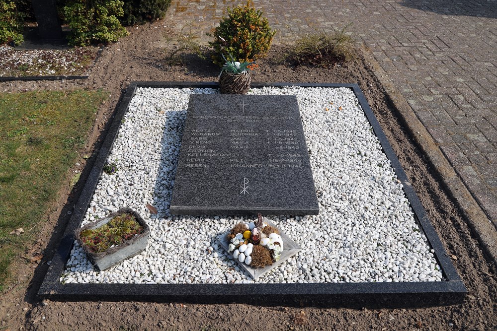 Grave Memorial War Victims Hegelsom #2
