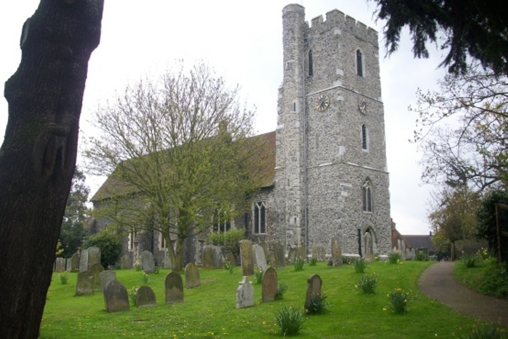 Commonwealth War Graves St. Nicholas Churchyard #1