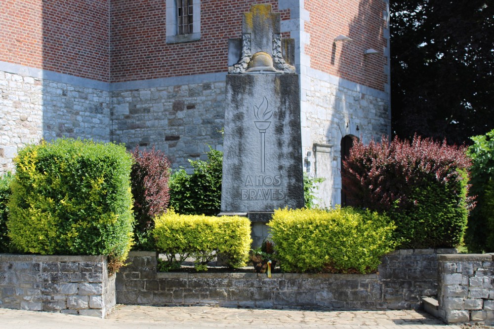 War Memorial Héron #2