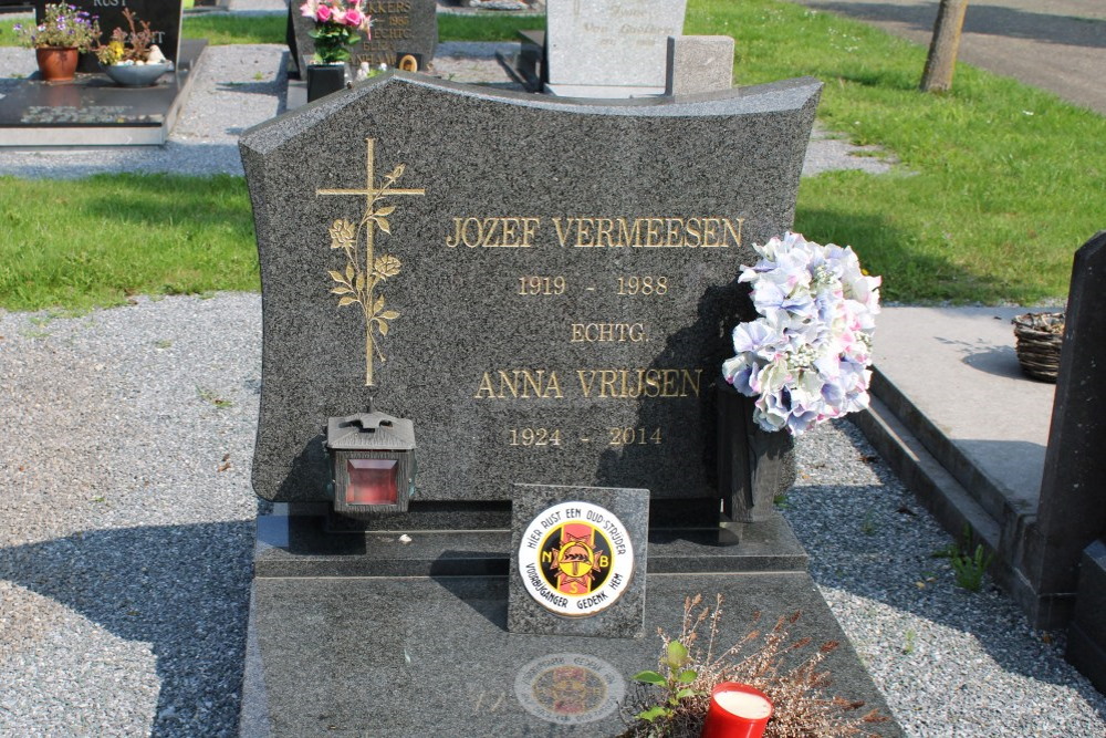 Belgian Graves Veterans Overpelt Eindakker #2