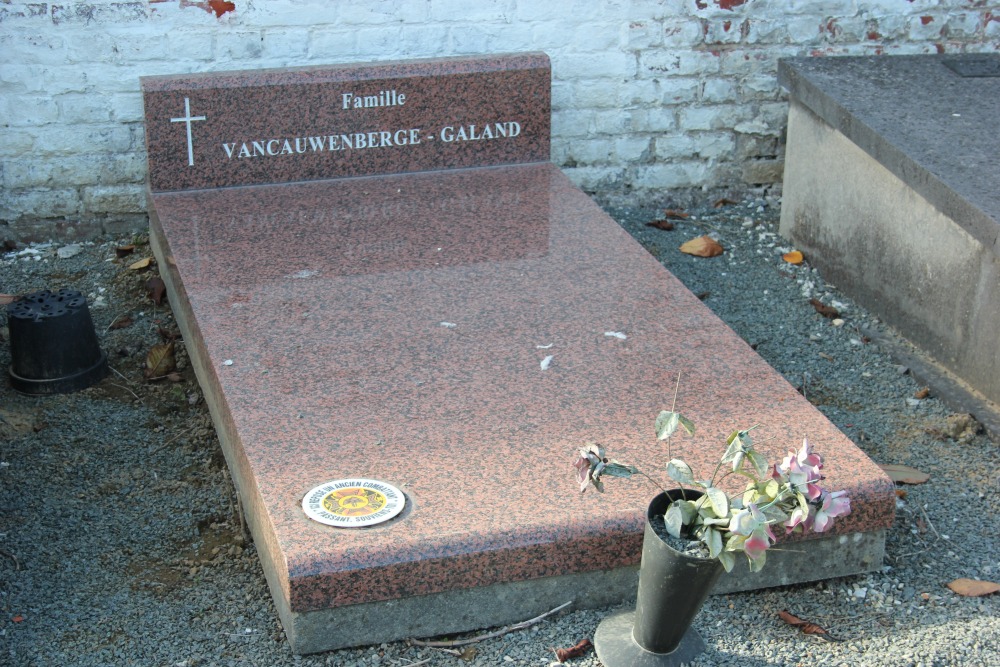 Belgian Graves Veterans Lessines Old Cemetery #1