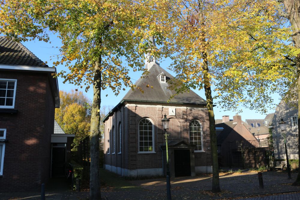 Commonwealth War Grave Dutch Reformed Cemetery Oisterwijk #4