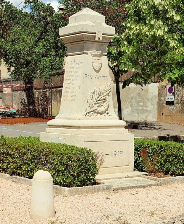 War Memorial Le Tholonet #1
