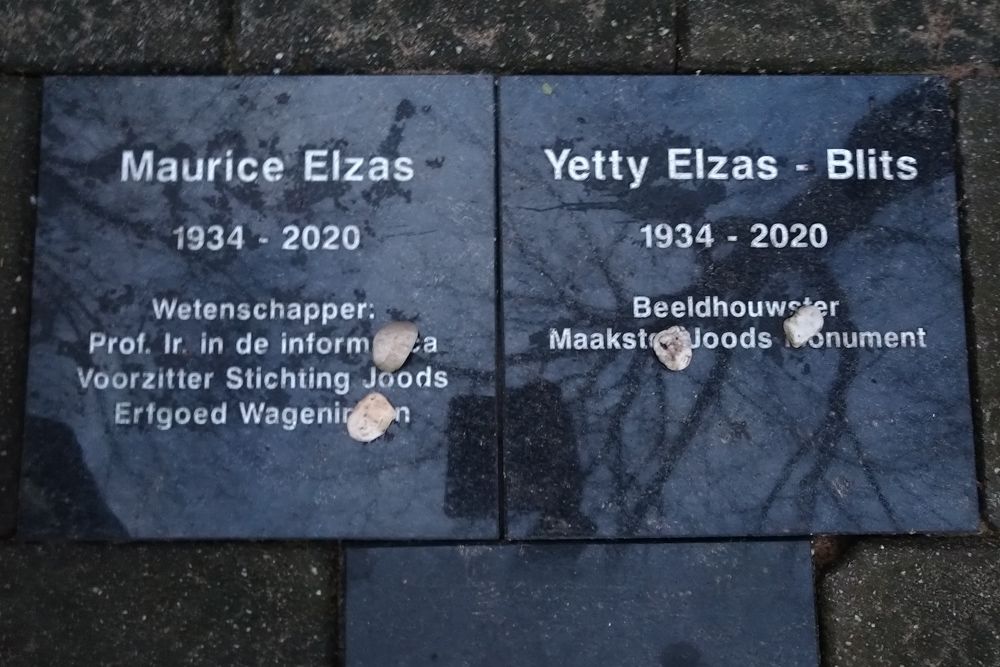 Memorial stones Maurice and Yetty Elzas #2