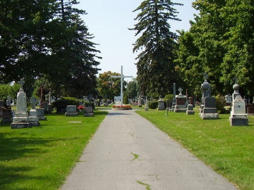 Oorlogsgraven van het Gemenebest St. Peter's Roman Catholic Cemetery
