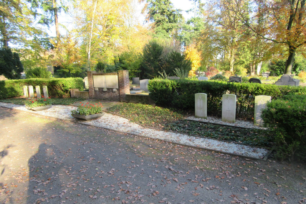 Commonwealth War Graves General Cemetery Diepenveen #1