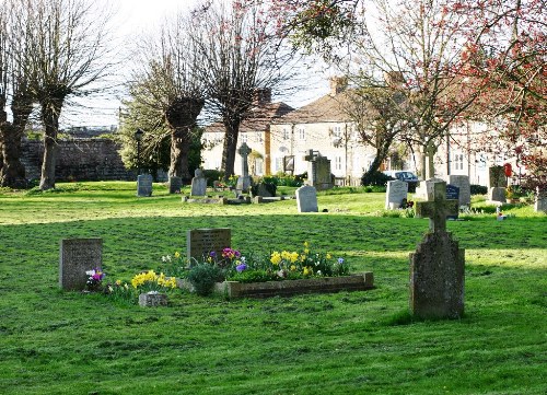 Oorlogsgraf van het Gemenebest St. Peter Churchyard #1