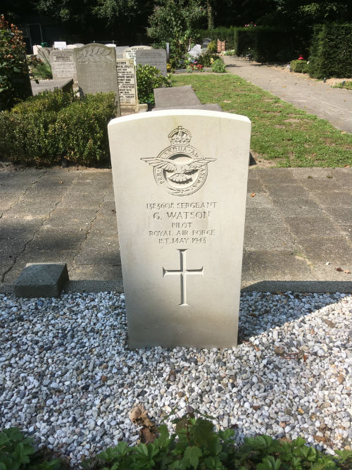 Commonwealth War Graves General Cemetery Muiden #4