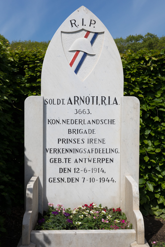 Dutch War Graves Protestant Cemetery Horssen #2