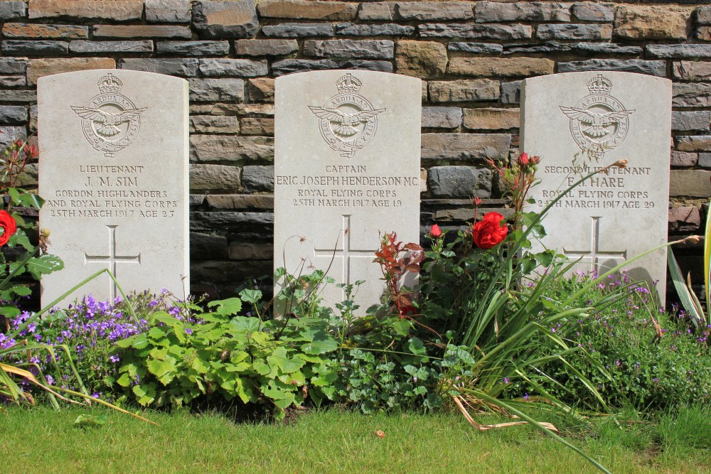 Commonwealth War Graves Achiet-le-Grand #3
