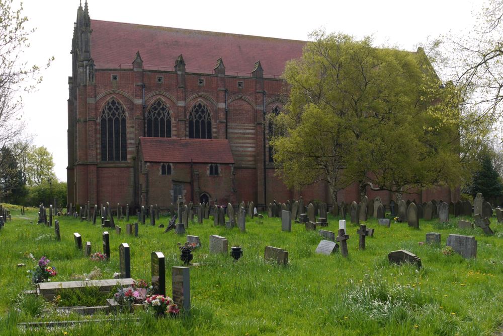 Commonwealth War Graves St. Augustine of Canterbury Churchyard