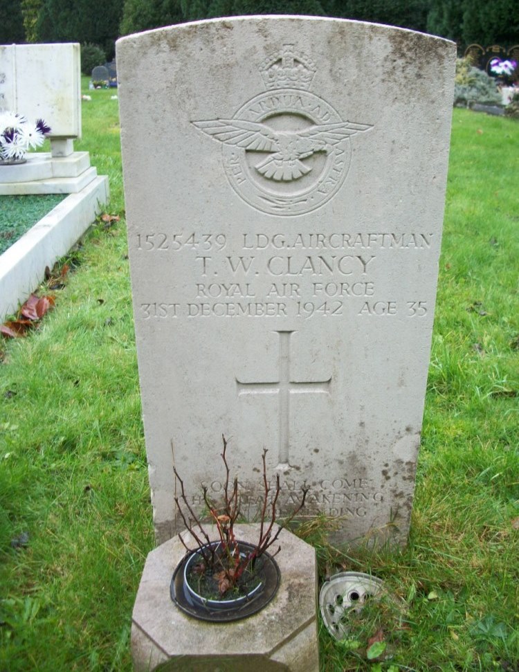 Commonwealth War Grave Badshot Lea Cemetery #1