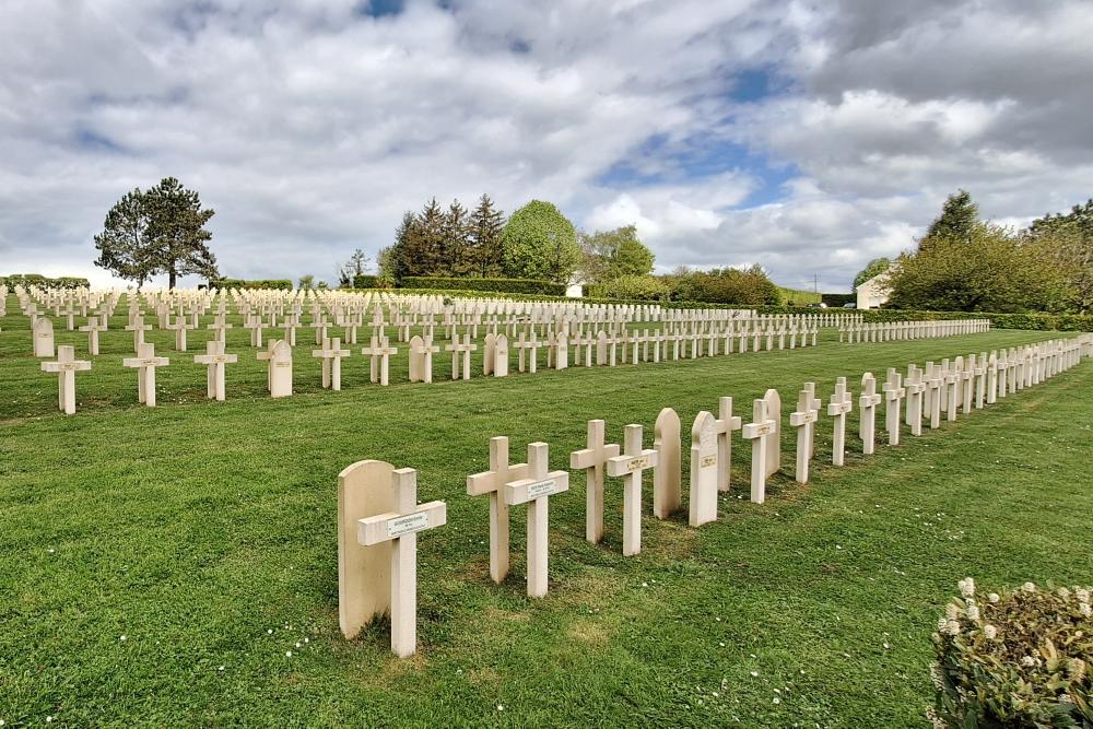 Franse Oorlogsbegraafplaats Rethel #4