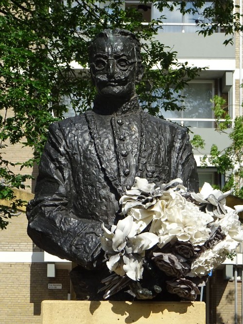 Monument Burgemeester van de Mortel Tilburg #2