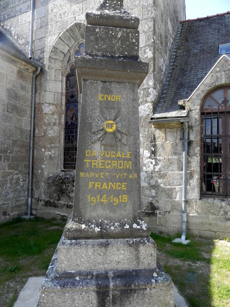 War Memorial Trégrom #1